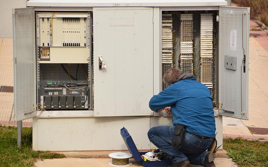 je recherche un électricien Antony